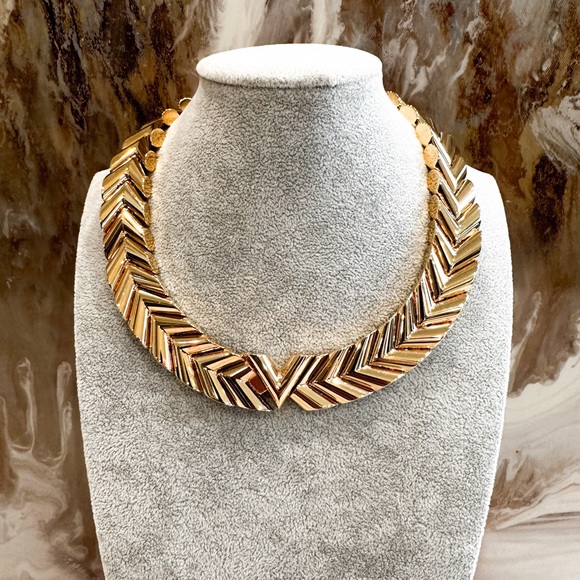 Louis Vuitton Unchain Essential V Gold Tone Choker Necklace - Picture 6 of 9